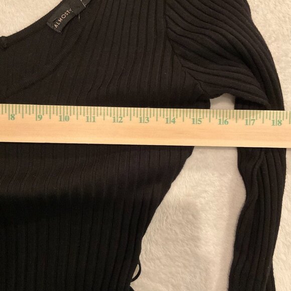 Almost Famous Black Knit Ribbed Belted V-Neck Ankle Length Dress Juniors Small - Picture 6 of 8